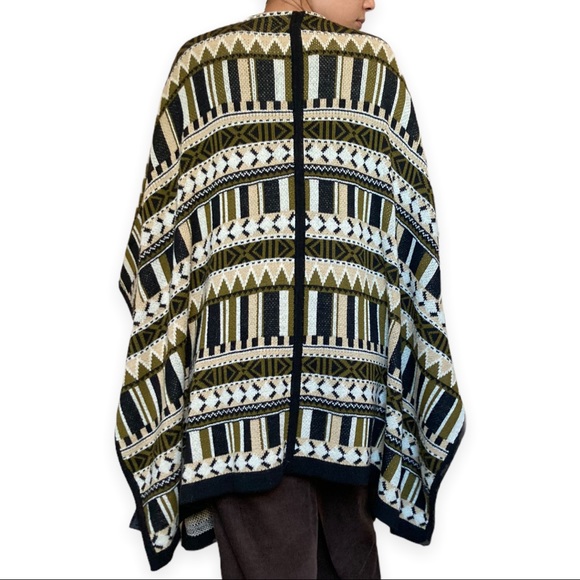 H&M Conscious Sweater Poncho Geometric Pattern - Picture 3 of 4
